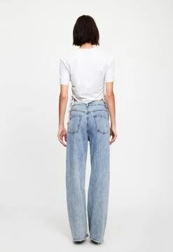 Lioness US Shopify AGYNESS CROP TEE - GREY MARLE -Lioness Sales Shop 07 12 22 LIONESS JAN Kristel JAN 1014