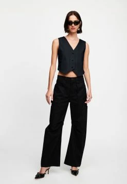 Lioness US Shopify GISELE VEST - ONYX -Lioness Sales Shop 07 12 22 LIONESS JAN Kristel JAN 439