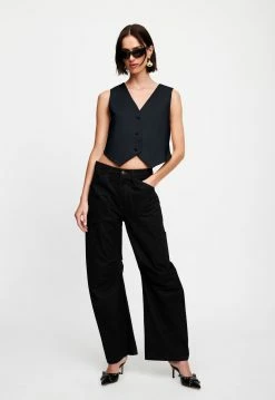 Lioness US Shopify GISELE VEST - ONYX -Lioness Sales Shop 07 12 22 LIONESS JAN Kristel JAN 444