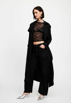 Lioness US Shopify UNO TIE TOP - LICORICE 6 Lioness US Shopify UNO TIE TOP - LICORICE -Lioness Sales Shop 07 12 22 LIONESS JAN Kristel JAN 582