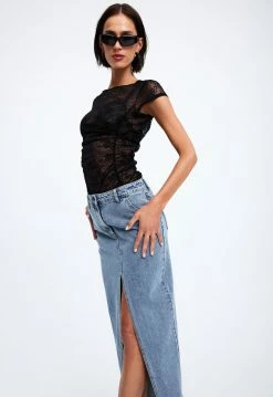 Lioness US Shopify BEGUILE LACE TOP - ONYX