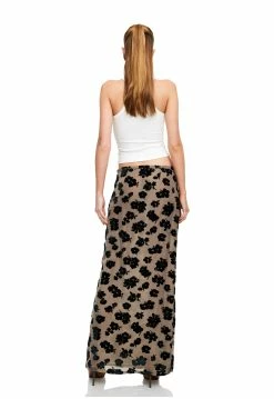Lioness US Shopify HAUTE BASIC SINGLET - WHITE -Lioness Sales Shop LT88 657 1WHITE LB88 519 2FLORAL6 96b74e07 19a5 4d36 86d1 5783973b90c4
